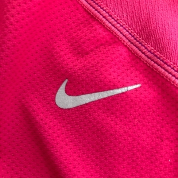 NIKE Athletic Running Mesh Insert 1/4 Zip Pullover - Picture 9 of 10